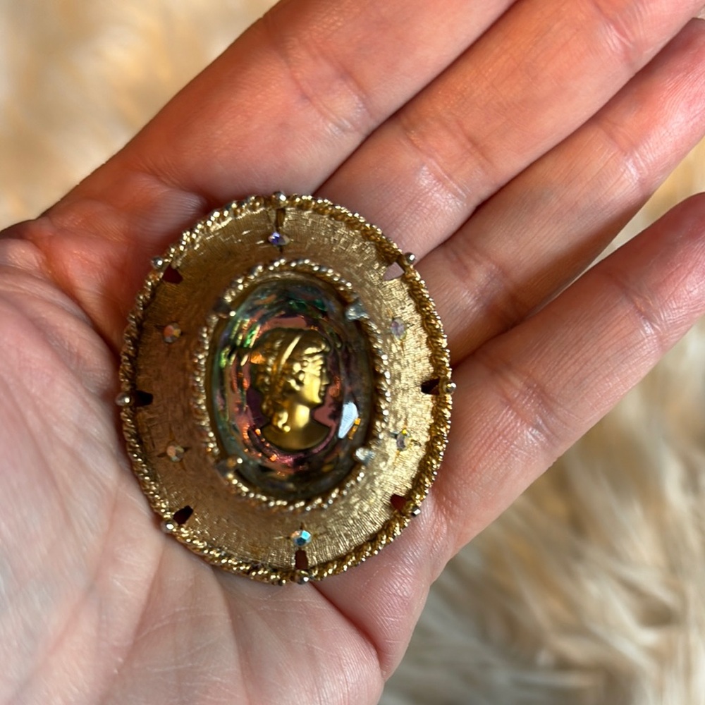 Elegant Gold Cameo Brooch